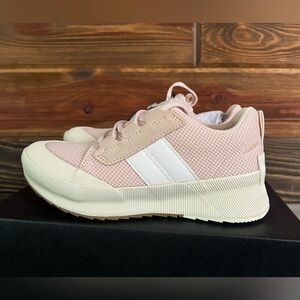 NEW OUT N ABOUT™ III LOW SNEAKER WP NOVA SAND/CHALK (size 8)